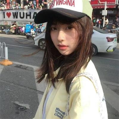 三块广告牌